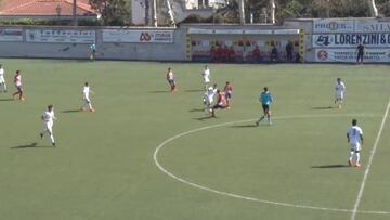 ¡Pero qué escándalo! Golazo del hijo de Santi Denia desde 50m.