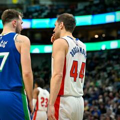 Los Pistons se quedan atrapados en Dallas y no pueden volver a casa