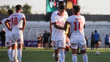 Futbol, Palestino vs Union Espaola.
Fase de Grupos, Copa Chile 2025.
Los jugadores de Union Espaola lamentan la derrota contra Palestino durante el partido por el grupo E de la Copa Chile disputado en el estadio Municipal de La Cisterna en Santiago, Chile.
01/02/2025
Felipe Zanca/Photosport
Football, Palestino vs Union Espaola.
Group Stage, 2025 Copa Chile Championship.
Union Espaola's players reacts after loosing against Palestino during the group E match of the Copa Chile held at the Municipal de La Cisterna stadium in Santiago, Chile.
01/02/2025
Felipe Zanca/Photosport
