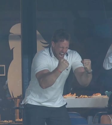 Así reaccionó J.J. Watt al gol de Pere Milla que daba la victoria al conjunto barcelonés. 