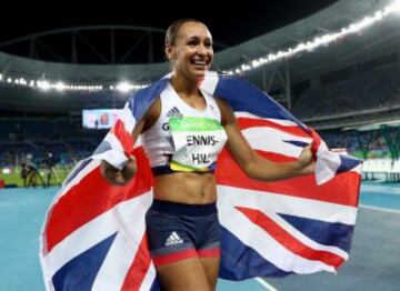 Jessica Ennis-Hill of Great Britain celebrates winning a silver medal in the Women's Heptathlon on Day 8 of the Rio 2016 Olympic Games at the Olympic Stadium on August 13, 2016 in Rio de Janeiro, Brazil.  (Photo by Ian Walton/Getty Images)