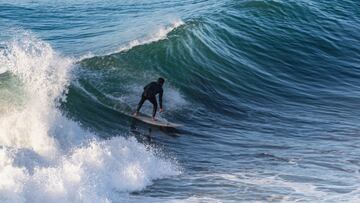 Dos surfistas recorren las mejores olas de Chile: así es la nueva serie que se estrenará en el Mall Sport