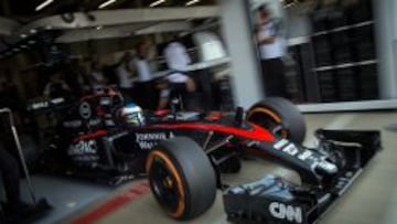 Las mec¨¢nicas, ayer por debajo de los pilotos en Silverstone