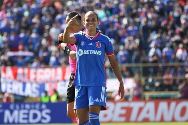 Llegó a Chile tras un viaje de 9 días y hoy es emblema de la U: “Me enamoré de este club”