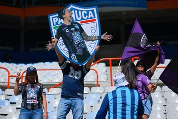 La jugadora de la selección española femenina y reciente campeona del mundo ha reaparecido con su club, el Club de Fútbol Pachuca Femenil de la Primera División Femenil de México. Jenni salió en los últimos minutos de juego siendo recibida con una gran ovación y un gran tifo sobre la portería.