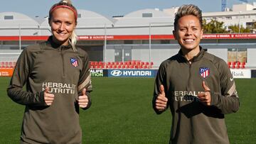 Turik y Amanda, jugadoras del Atl&eacute;tico, en un entrenamiento. 