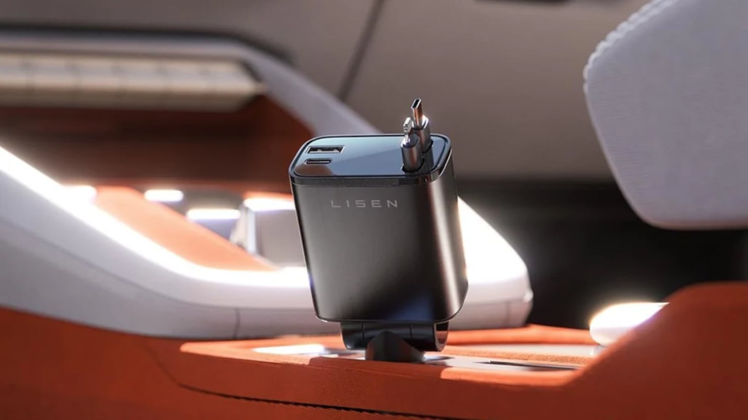 Adiós Cables: Cargador 4 en 1 Revoluciona Viajes en Coche