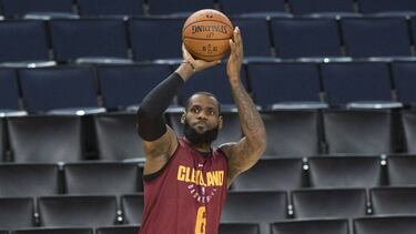 ‘Holy Grail’ LeBron James trading card expected to top $6M at auction