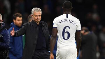 Cuestionan a Mourinho por suplencia de Davinson Sánchez