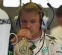 Rosberg: "Fue pura suerte no haber terminado en la pared"