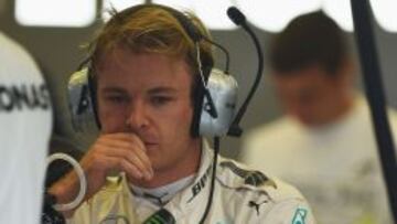 Rosberg líder y susto en el primer día de libres.