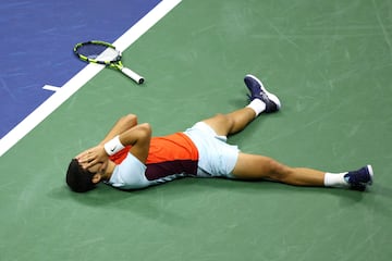 Partido de semifinales del US Open de tenis entre Carlos Alcaraz y Frances Tiafoe.