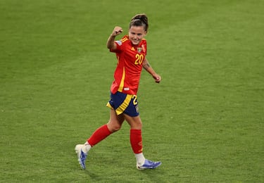 Al igual que Laia Aleixandri y Lucía García, Pina fue convocada por Montse Tomé para los partidos de la Nations League, marcando su retorno con goles y un papel destacado, reafirmando su compromiso con el proyecto de la selección. Desde su vuelta, es una fija en todas las convocatorias.