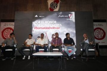 Los jugadores de River Plate, Barovero, Bangioni, Mercado, Madama y Pisculicchi en el evento antes de partir al mundialito de clubes.