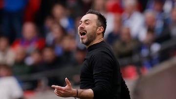 Soccer Football - FA Cup - Semi Final - Brighton & Hove Albion v Manchester United - Wembley Stadium, London, Britain - April 23, 2023 Brighton & Hove Albion manager Roberto De Zerbi reacts Action Images via Reuters/Andrew Couldridge