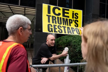 How Clinton, Bush and Obama deported millions of illegal immigrants without the fear tactics