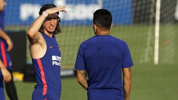 El defensa brasileño del Atlético de Madrid Filipe Luis durante el entrenamiento del equipo en la Ciudad Deportiva Wanda