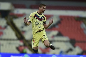No fue necesario que debutara en el América para que se enamorara de los colores azulcrema. Milita con las Águilas del Apertura 2011, con quienes ha logrado múltiples títulos de la Liga MX.