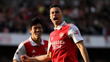 LONDON, ENGLAND - OCTOBER 09: Gabriel Martinelli of Arsenal celebrates after scoring their team's first goal during the Premier League match between Arsenal FC and Liverpool FC at Emirates Stadium on October 09, 2022 in London, England. (Photo by Justin Setterfield/Getty Images)