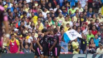 Tito Villa anot&oacute; el &uacute;nico gol en el Estadio Azteca.