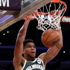 Giannis helps Bucks beat LeBron's Lakers