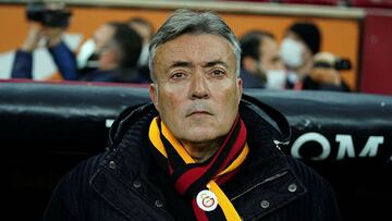 Domènec Torrent, entrenador del Galatasaray, antes del comienzo de un partido.