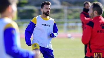 Bruno Gama durante un entrenamiento con el Alcorc&oacute;n.