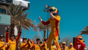 Álex Palou celebra su segunda victoria de la temporada de IndyCar en The Thermal.