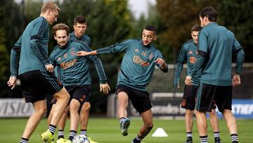 El Ajax entrenando.