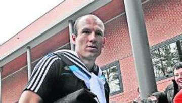 <b>MEJORADO. </b>Robben le está ganando la partida a la gripe y salvo recaída estará disponible mañana.