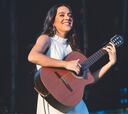 Valeria Castro, la ‘oveja negra’ de una familia de científicos nominada a los Grammy Latinos con solo un disco