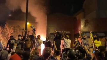 Tercera noche de protestas en EE.UU: Incendios en Minneapolis