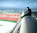 De locos: ¡Se suben al techo del estadio del Arsenal!