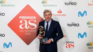 Eusebio Unzu&eacute; recoge el Premio AS del Deporte.