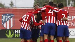 Los jugadores del Atl&eacute;tico celebran un gol en la Youth League. 