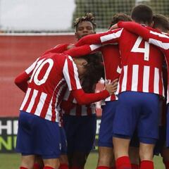 Un Atlético muy superior vuelve a soñar con la primera plaza