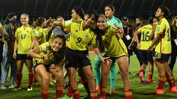 GOA, INDIA - OCTOBER 18:  Players of Colombia celebrate the win after the FIFA U-17 Women's World Cup 2022 Group C, match between Colombia and Mexico at Pandit Jawaharlal Nehru Stadium on October 18, 2022 in Goa, India. (Photo by Masashi Hara  - FIFA/FIFA via Getty Images)