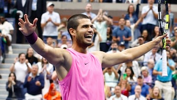Spain�s Carlos Alcaraz celebrates after defeating Italy�s Jannik Sinner during their men's singles final tennis match on day fifteen of the US Open tennis tournament at the USTA Billie Jean King National Tennis Center in New York City, on September 7, 2025. (Photo by kena betancur / AFP)