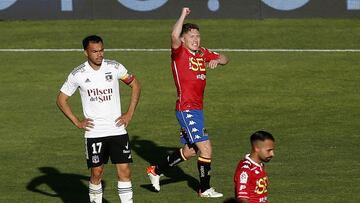 Futbol, Colo Colo vs Union Espanola 
 Fecha 33, campeonato Nacional 2021.
 El jugador de Union Espanola Alejandro Chumacero , centro, celebra con sus companeros su gol contra Colo Colo durante el partido de primera division disputado en el estadio Monumen