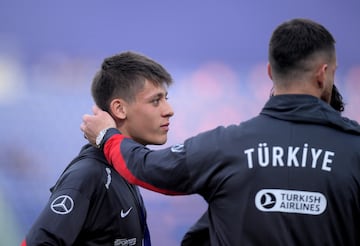 Güler, con Turquía, en los prolegómenos del amistoso que la selección otomana jugó el 4 de junio ante Italia.
