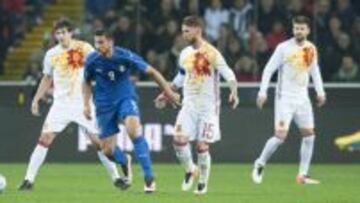 Ramos deja la concentración por problemas en la espalda