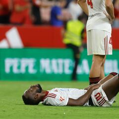 Lukebakio sufre un edema en el sóleo de la pierna derecha