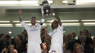 Ramos y Marcelo levantan la Supercopa.