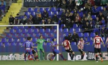 1-2. El primer gol granota lo marcó San José en propia puerta.