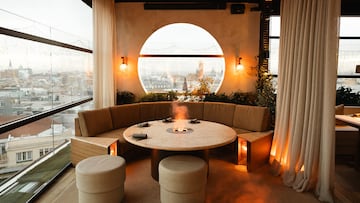 El restaurante en la azotea de un hotel cinco estrellas desde el que se ve la Puerta del Sol de Madrid: brasas, ostras y caviar