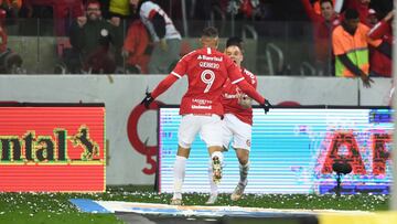 Paolo Guerrero mete al Inter en la final de la Copa de Brasil