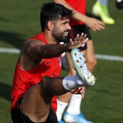 Diego Costa y Riquelme, en la lista; Saponjic se queda fuera