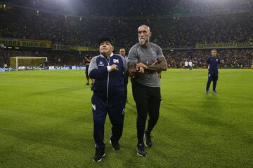 El Boca Juniors ganó la Superliga Argentina ante la mirada del ídolo Maradona, que recibió el homenaje de toda su familia futbolística.