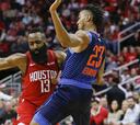 Harden (41) se lleva el duelo de MVPs con Westbrook (21)