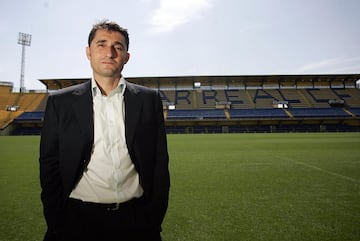 En Junio de 2009 regresa a España como entrenador del Villarreal